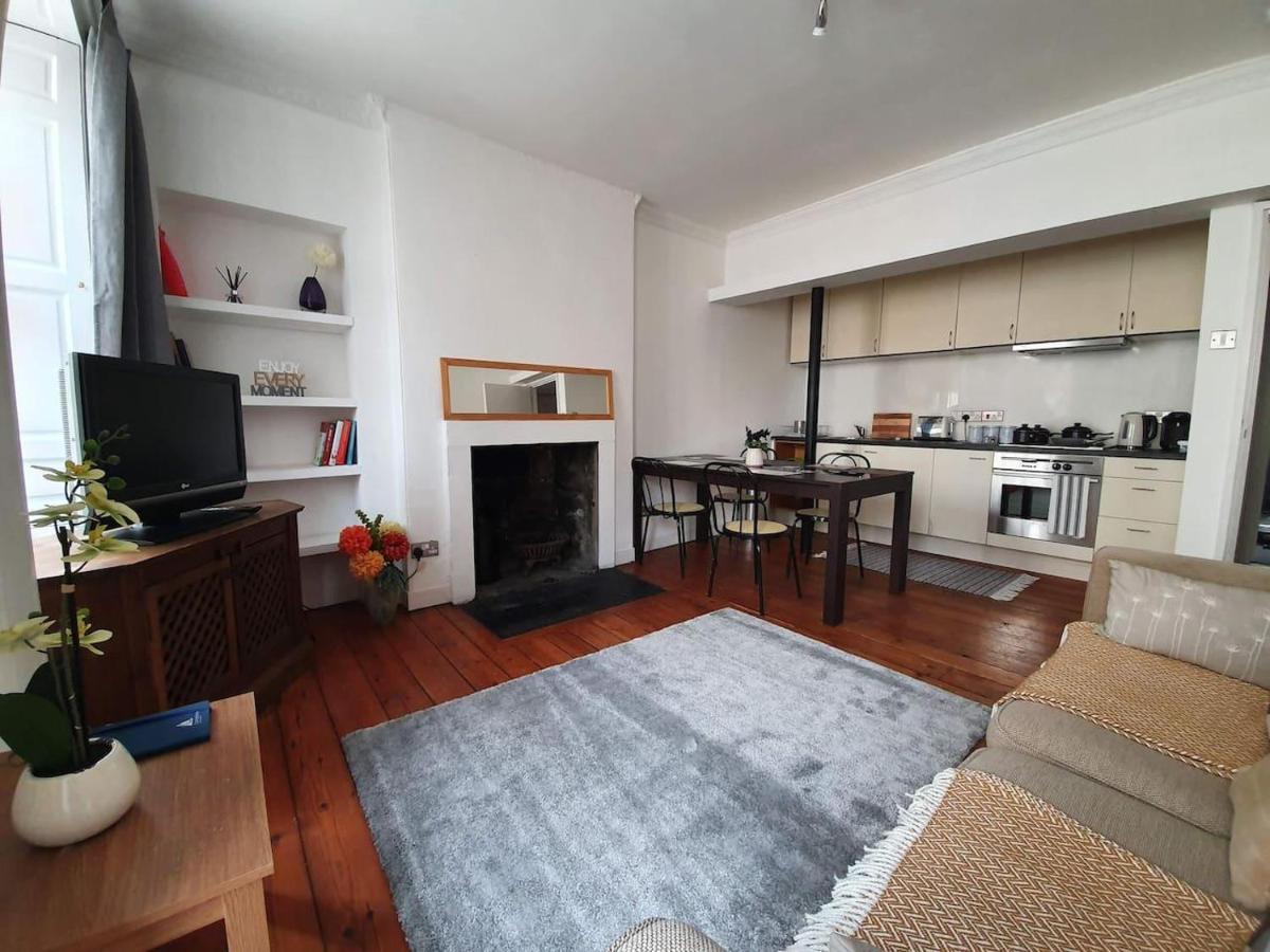 Lovely 2 Bedroom Flat In The Heart Of The City Edinburgh Bagian luar foto